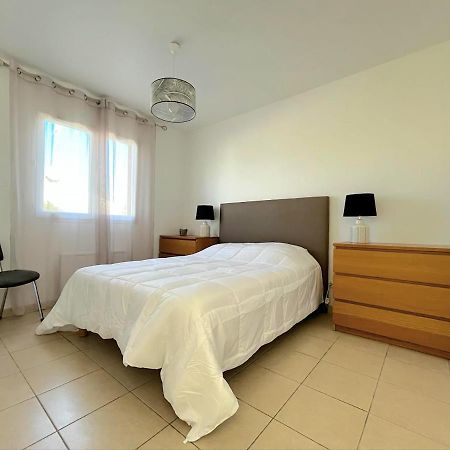 Logement Thermale Et De Tourisme Les Acacias 2 Jonzac Exteriör bild