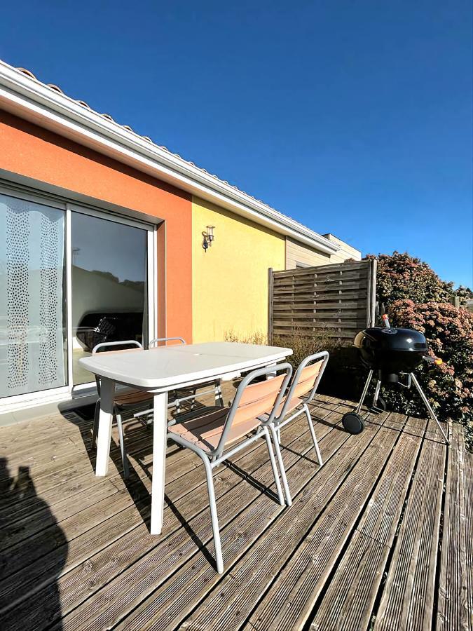 Logement Thermale Et De Tourisme Les Acacias 2 Jonzac Exteriör bild